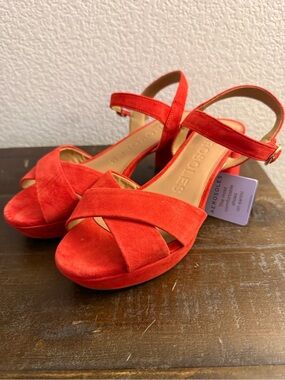 NWT Aerosoles Cosmos Coral Red Suede Cross-Strap Platform Sandal- 9